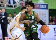 开云- 篮球常规赛上演强强对话，皖南霹雳队翻盘庐州天虎队，战术调整见效；经验成为胜负手