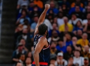 开云-哈登回归赛场，逆转首场状态亮眼，篮网观众沸腾！的简单介绍